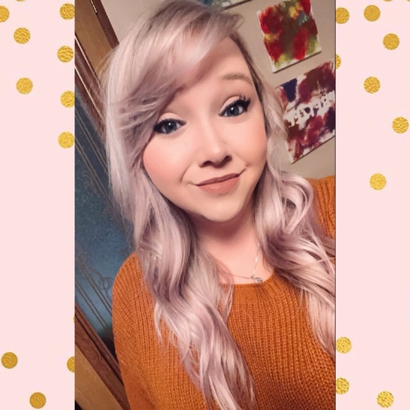 Meet your Posher, Stephanie - Picture 1 of 1